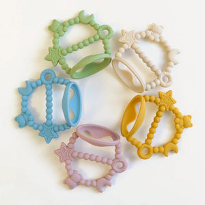 Silicone Teething Mitten – Safe, Soothing & Easy for Babies 👶💖